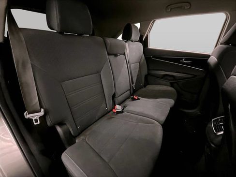 Used 2017 Kia Sorento AWD image 27