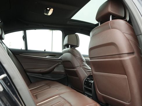 Used 2021 BMW 530e xDrive w/ Executive Package image 16