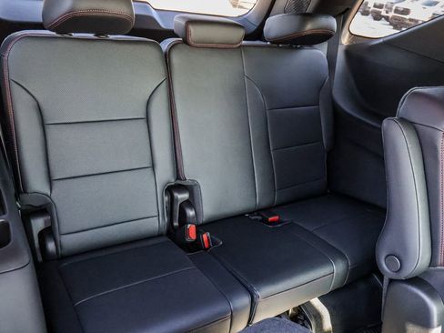 New 2026 Chevrolet Traverse RS w/ LPO, Floor Liner Package FWD image 25