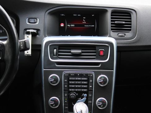 Used 2015 Volvo S60 T5 Premier image 34