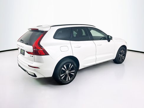 Used 2024 Volvo XC60 B5 Core image 9