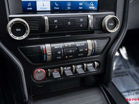 Used 2021 Ford Mustang Shelby GT500 w/ Carbon Fiber Track Pack image 27