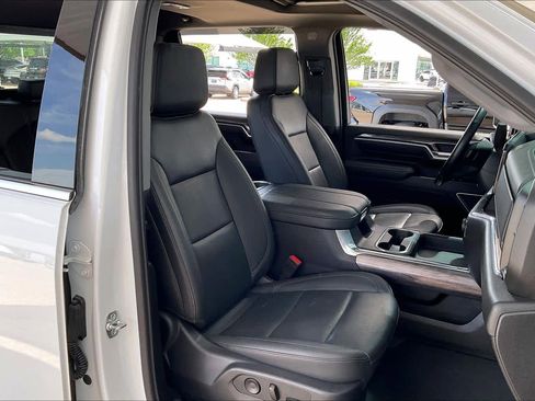 Used 2025 Chevrolet Silverado 2500 LTZ w/ LTZ Premium Package AWD/4WD image 10