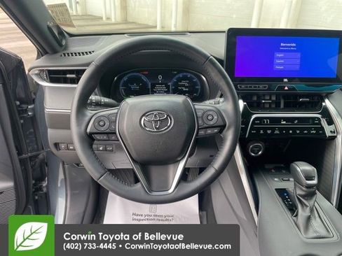 Used 2023 Toyota Venza Limited image 13
