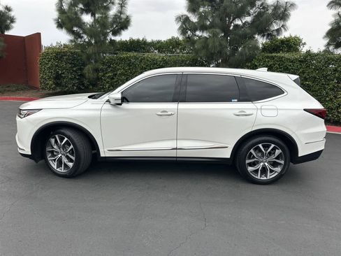 Used 2023 Acura MDX FWD w/ Technology Package image 3