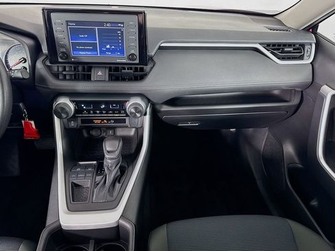 Used 2022 Toyota RAV4 LE image 24