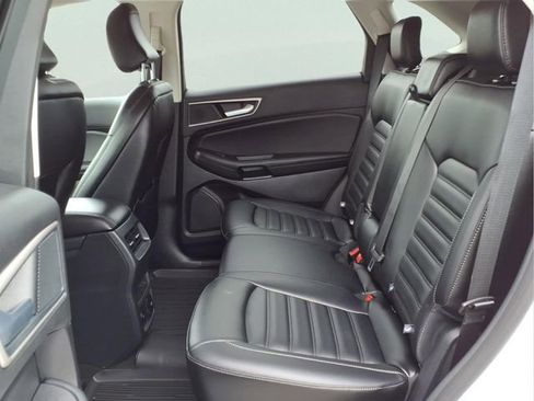 Certified 2024 Ford Edge SEL w/ Convenience Package AWD/4WD image 9