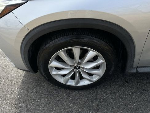 Used 2019 INFINITI QX50 Essential w/ Premium Heat Package image 4