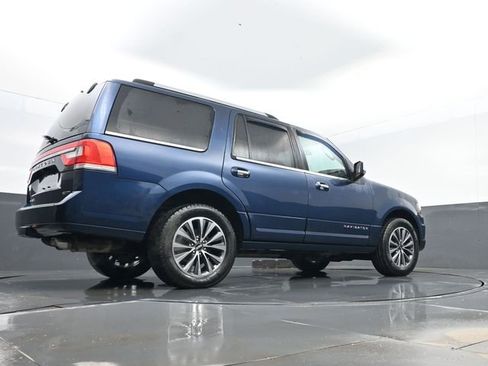 Used 2016 Lincoln Navigator Select image 26