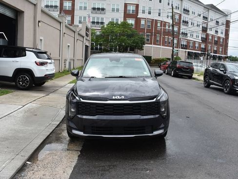 Used 2026 Kia Sportage LX FWD image 3