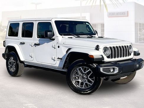 Used 2025 Jeep Wrangler Unlimited Sahara AWD/4WD image 1