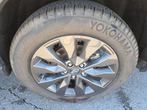 Certified 2025 Subaru Outback Onyx Edition AWD/4WD image 24