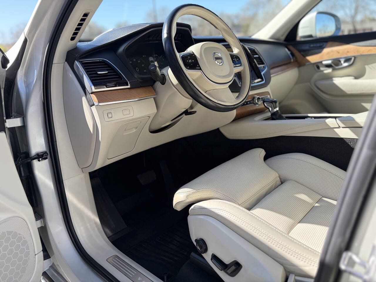 Used 2020 Volvo XC90 T6 Inscription w/ Protection Package AWD/4WD image 9