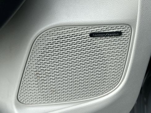 Used 2022 Chrysler Pacifica Limited image 34