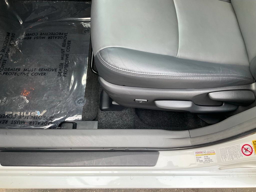 Used 2012 Toyota Prius V Five FWD image 14