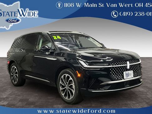 Used 2024 Lincoln Nautilus Reserve image 1