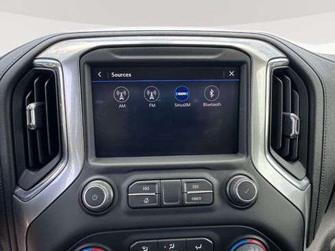 Used 2022 Chevrolet Silverado 1500 LT AWD/4WD image 9