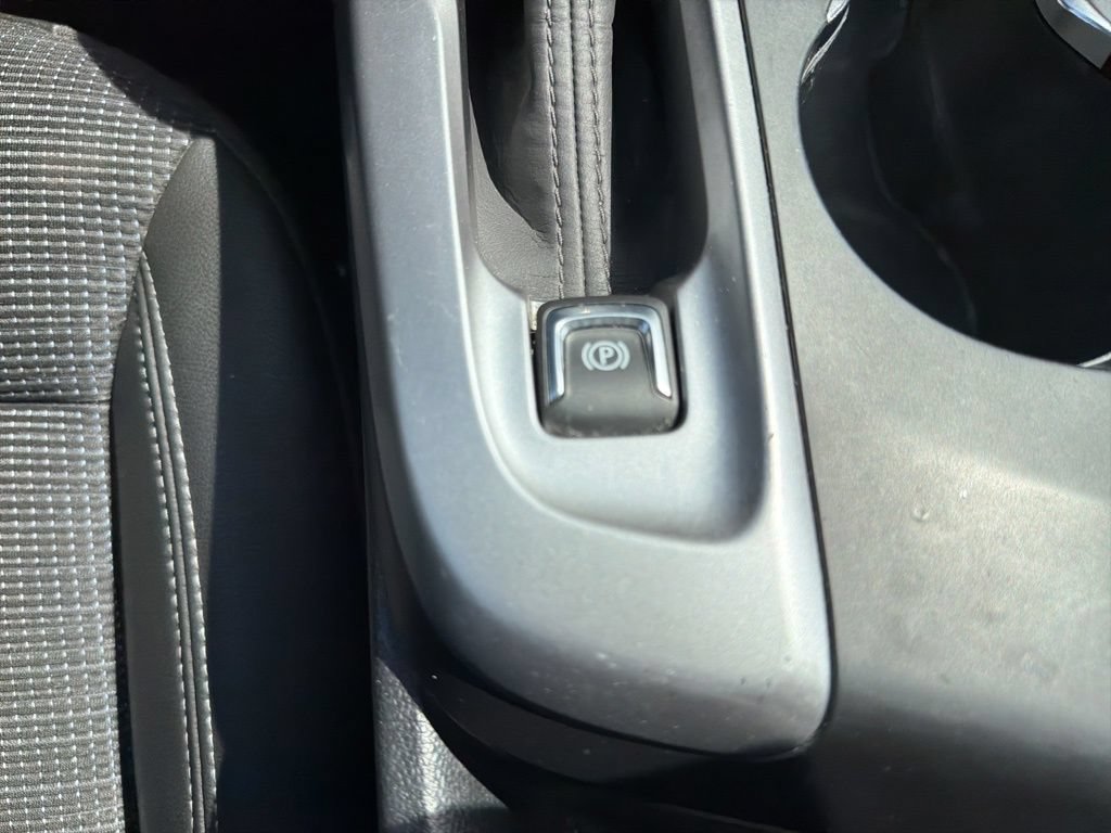 Used 2024 Buick Envista Sport Touring w/ Convenience I Package FWD image 33