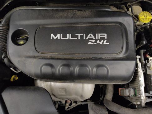 Used 2018 Jeep Cherokee Latitude Plus FWD image 30
