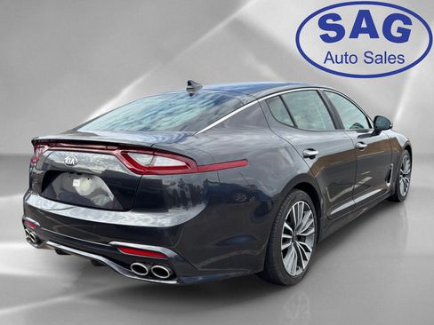 Used 2019 Kia Stinger Premium RWD image 3