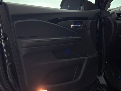 Used 2018 Honda Pilot Touring image 17