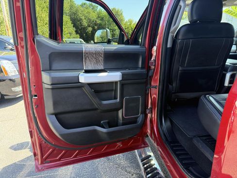 Used 2019 Ford F250 Lariat w/ Lariat Ultimate Package AWD/4WD image 25
