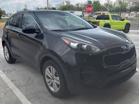 Used 2018 Kia Sportage LX image 1