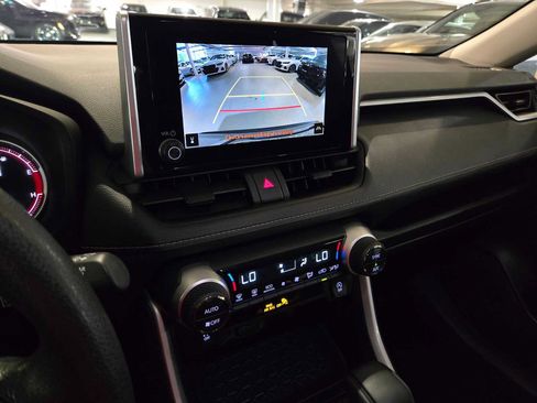 Used 2025 Toyota RAV4 XLE AWD/4WD image 24