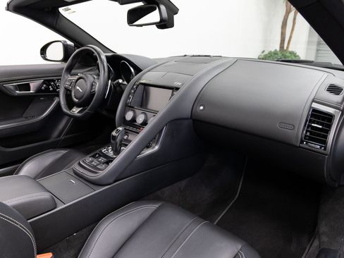 Used 2016 Jaguar F-TYPE R AWD/4WD image 12
