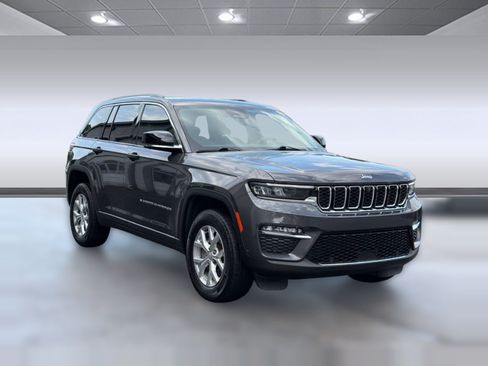 Used 2023 Jeep Grand Cherokee Limited w/ Luxury Tech Group II AWD/4WD image 7