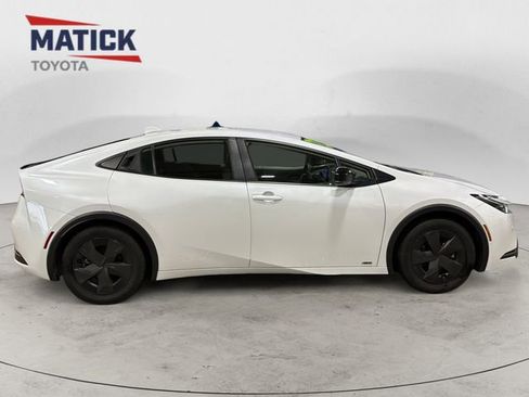 Used 2023 Toyota Prius LE AWD/4WD image 8