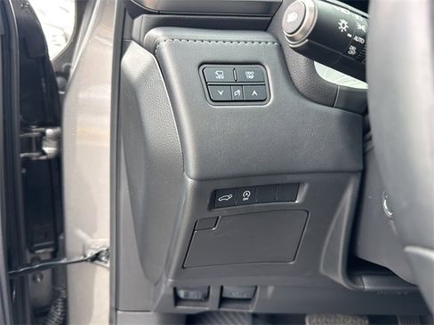 Used 2024 Lexus LX 600 4WD w/ Appearance Package image 23