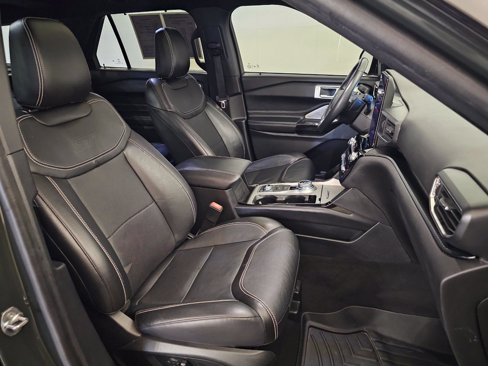 Used 2022 Ford Explorer ST w/ Equipment Group 401A AWD/4WD image 27