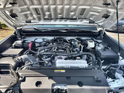 Used 2024 Toyota Tacoma TRD Off-Road image 33