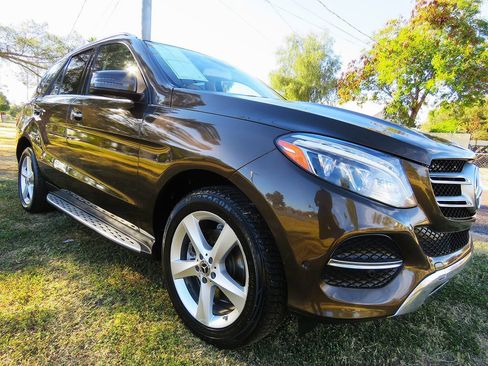 Used 2017 Mercedes-Benz GLE 350 w/ Premium 2 Package image 12