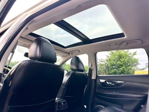 Used 2017 Nissan Rogue SL w/ SL Premium Package FWD image 41
