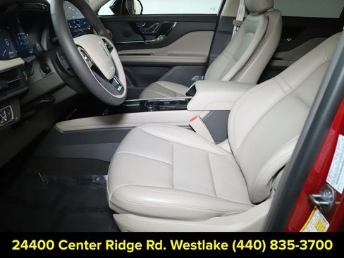 Certified 2024 Lincoln Corsair AWD image 18