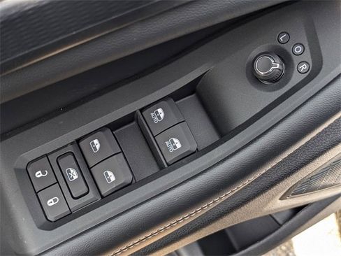 New 2025 Jeep Grand Cherokee L Altitude image 21