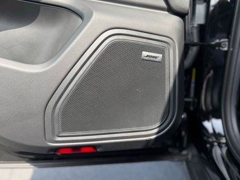 Used 2025 Porsche Macan image 40