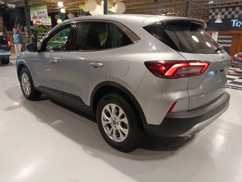 Used 2024 Ford Escape Active image 8
