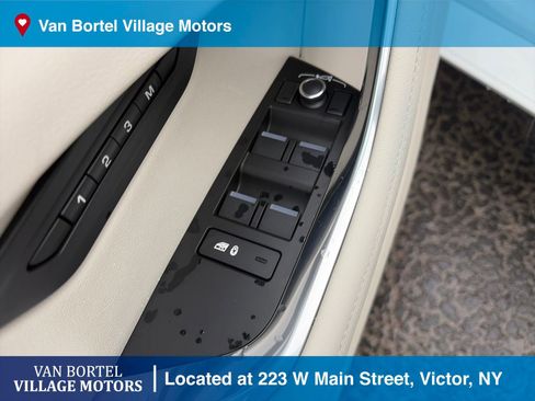 Used 2020 Jaguar XE S image 14