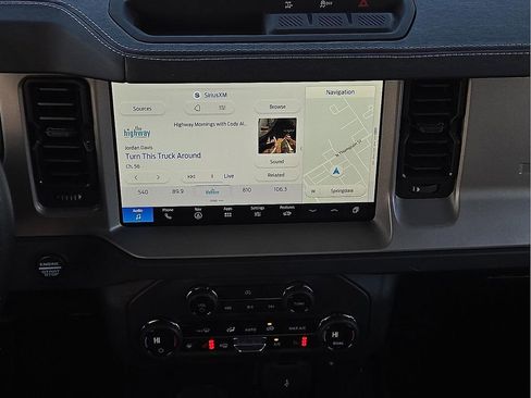 Used 2025 Ford Bronco Outer Banks image 11