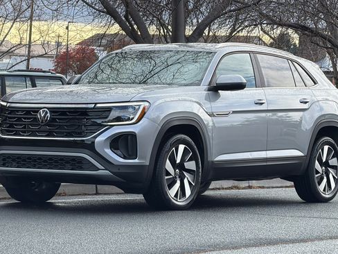 Used 2024 Volkswagen Atlas Cross Sport SE image 8