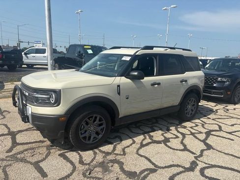 Used 2025 Ford Bronco Sport Big Bend AWD/4WD image 2