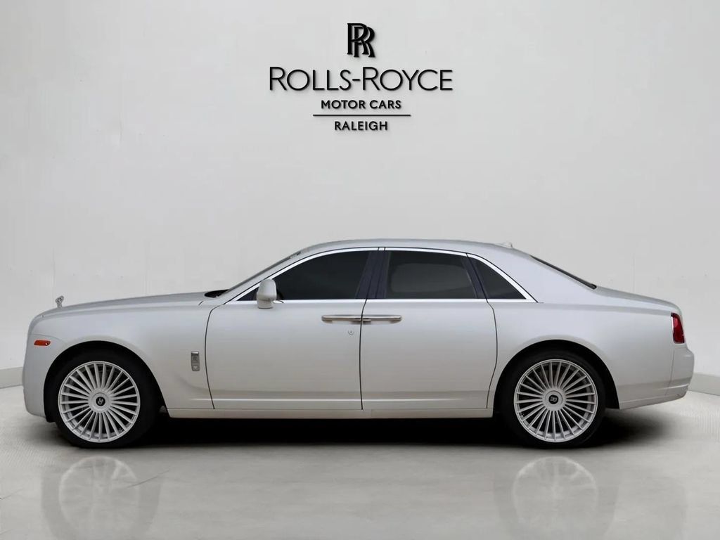 Used 2016 Rolls-Royce Ghost RWD image 4
