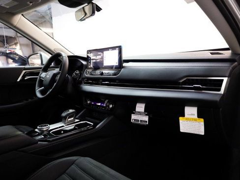 New 2025 Mitsubishi Outlander SE image 28