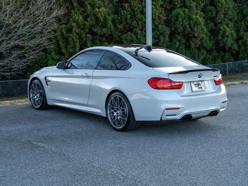 Used 2017 BMW M4 Coupe image 2