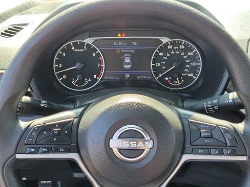 Used 2024 Nissan Altima 2.5 SV FWD image 10