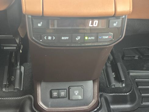 Used 2020 Toyota Highlander Platinum image 34