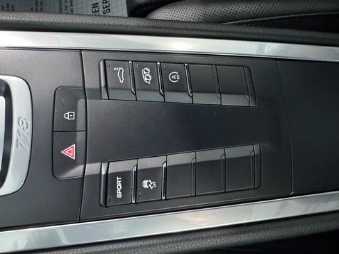 Used 2019 Porsche 718 Cayman image 25